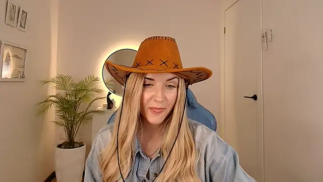 Snapshot of _Mi1a_ chatting on 11-10-25, 05:28 Mi1a online show from 11-10-25, 05:28