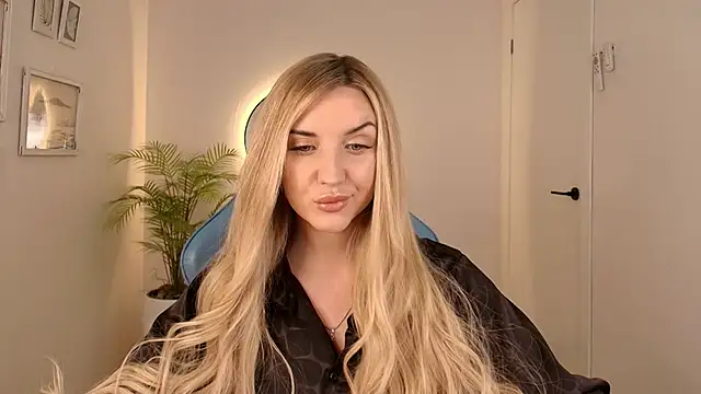 Snapshot of _Mi1a_ chatting on 11-11-25, 03:06 Mi1a online show from 11-11-25, 03:06