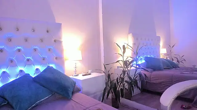 Scarlett Bunny  online show from 05-27-26, 01:57
