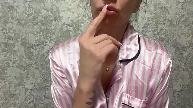 Angelinaa19 online show from 04-12-26, 03:28