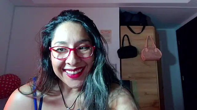 Snapshot of mali-fox99 chatting on 12-14-25, 02:50 mali-fox99 online show from 12-14-25, 02:50