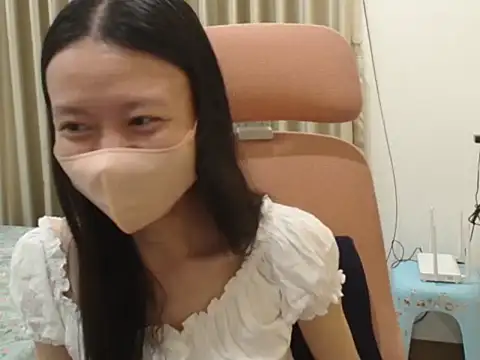 Lil-Cherries online show from 03-10-26, 01:16