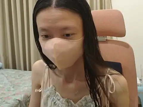 Lil-Cherries online show from 03-12-26, 11:05