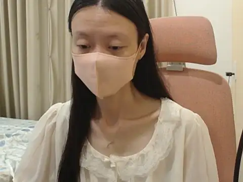 Lil-Cherries online show from 04-01-26, 02:36