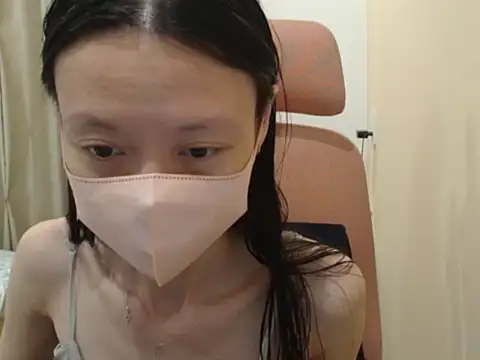 Lil-Cherries online show from 04-10-26, 03:17