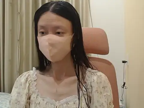 Lil-Cherries online show from 04-16-26, 03:35