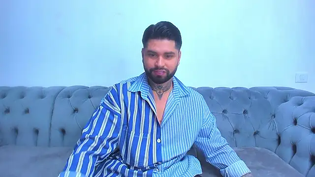 Snapshot of alexandermoris chatting on 12-18-25, 02:34 alexandermoris online show from 12-18-25, 02:34