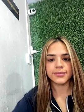 Snapshot of Sara__Secret chatting on 11-27-25, 07:38 Sara Secret online show from 11-27-25, 07:38