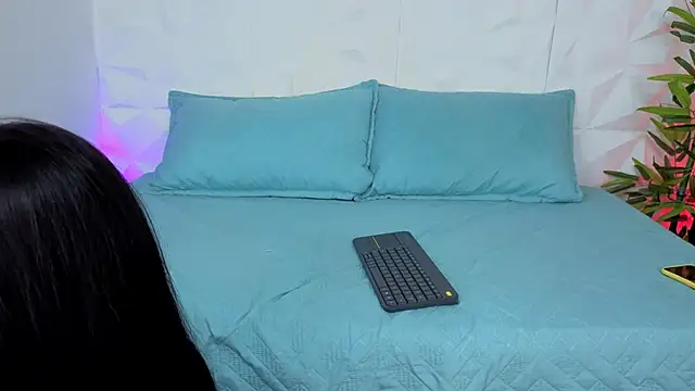 AuroraLanee  online show from 11-22-25, 07:57