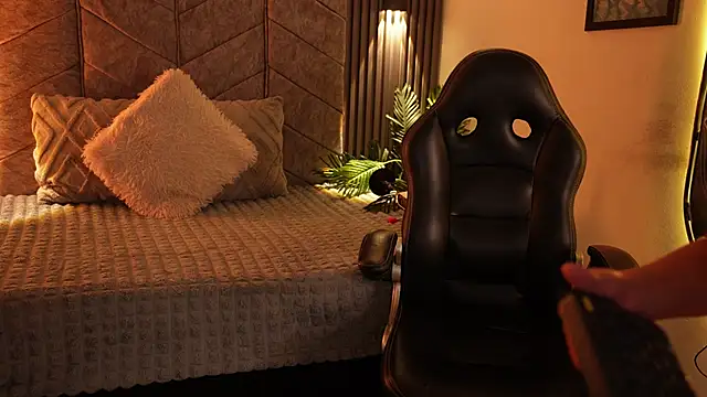 AuroraLanee  online show from 01-10-26, 07:26