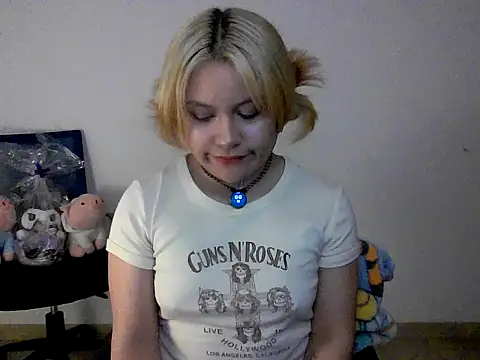 littlec4ke online show from 11-13-25, 02:21