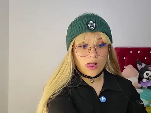 littlec4ke online show from 11-19-25, 11:27