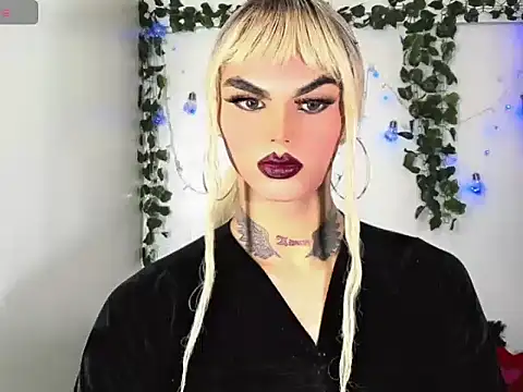 Snapshot of Sofia-hot_ chatting on 11-18-25, 07:40 Sofia-hot online show from 11-18-25, 07:40