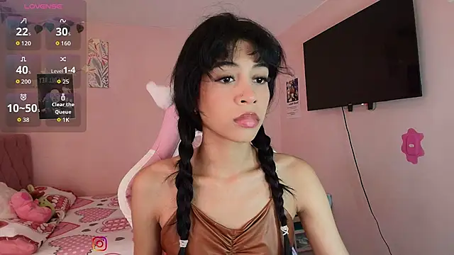 Snapshot of TOOKIOG_ chatting on 06-18-26, 05:39 TOOKIOG online show from 06-18-26, 05:39