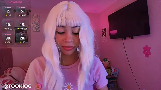 Snapshot of TOOKIOG_ chatting on 07-10-26, 06:10 TOOKIOG online show from 07-10-26, 06:10