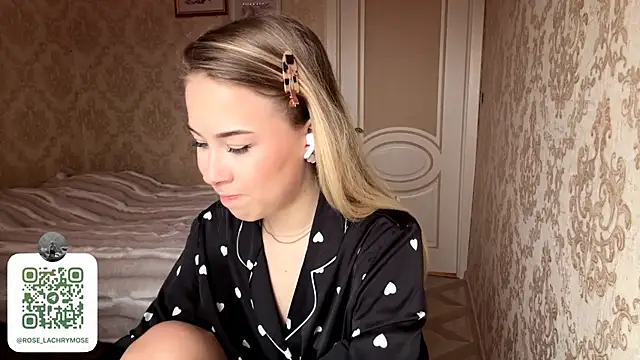 Snapshot of Rose_Lachrymose chatting on 11-13-25, 06:23 Rose Lachrymose online show from 11-13-25, 06:23