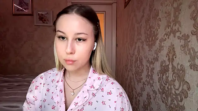 Snapshot of Rose_Lachrymose chatting on 11-20-25, 05:29 Rose Lachrymose online show from 11-20-25, 05:29