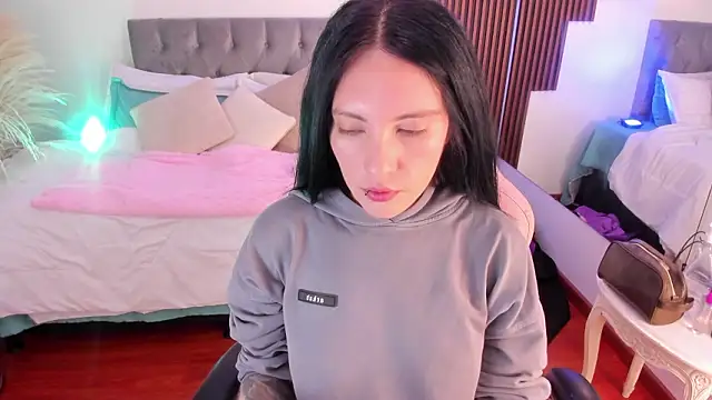 Neo sarah  online show from 02-08-26, 03:43