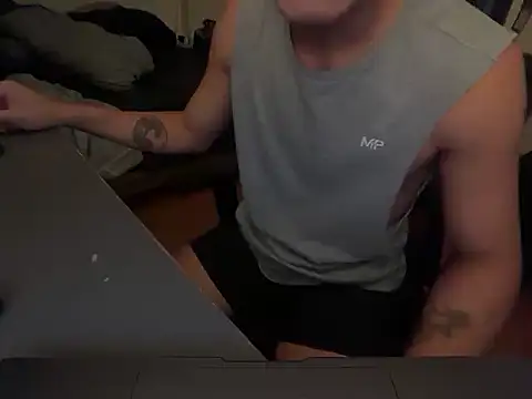 Snapshot of OceanCandy chatting on 12-15-25, 04:00 OceanCandy online show from 12-15-25, 04:00