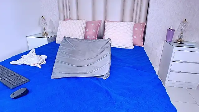 alanarose18 online show from 02-06-26, 07:17