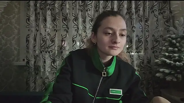 SweetLiaison online show from 12-21-25, 06:37