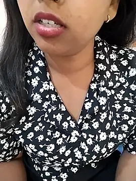 Snapshot of Sexy_Divya__ chatting on 05-09-26, 06:18 Sexy Divya online show from 05-09-26, 06:18