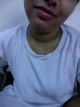 Snapshot of Sexy_Divya__ chatting on 05-26-26, 04:19 Sexy Divya online show from 05-26-26, 04:19