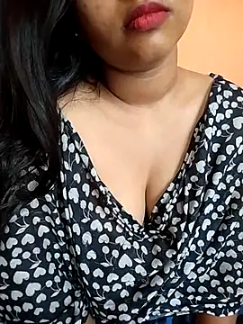 Snapshot of Sexy_Divya__ chatting on 06-04-26, 05:24 Sexy Divya online show from 06-04-26, 05:24