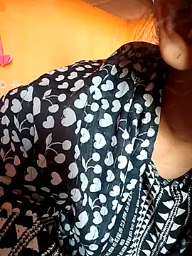 Snapshot of Sexy_Divya__ chatting on 06-26-26, 01:32 Sexy Divya online show from 06-26-26, 01:32
