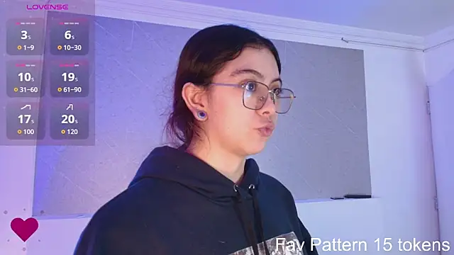 Snapshot of Lilith_rose6 chatting on 02-20-26, 01:11 Lilith rose6 online show from 02-20-26, 01:11