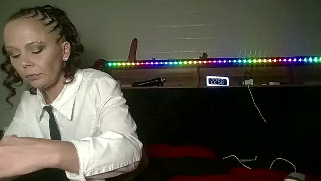Snapshot of nikkibae33 chatting on 07-02-26, 05:57 nikkibae33 online show from 07-02-26, 05:57