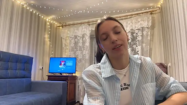 CarliBatas online show from 11-14-25, 02:16