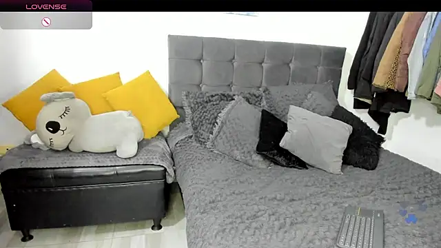 ariannawil online show from 03-01-26, 10:56