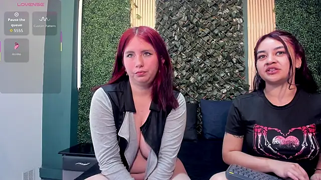 Lucy and Karoline online show from 12-18-25, 01:06