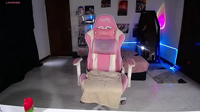 Snapshot of ratts- chatting on 11-14-25, 06:28 ratts- online show from 11-14-25, 06:28