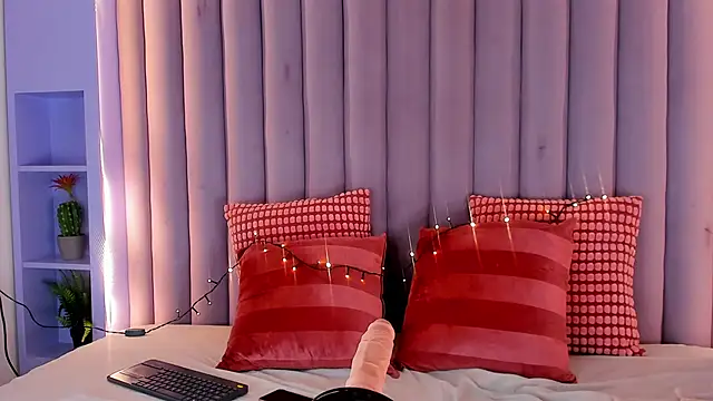 NicoletCherry   online show from 12-15-25, 08:02