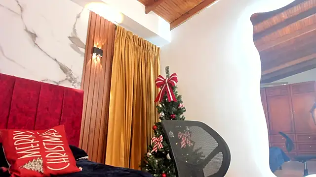 Snapshot of hailey-frost chatting on 12-16-25, 12:10 hailey-frost online show from 12-16-25, 12:10