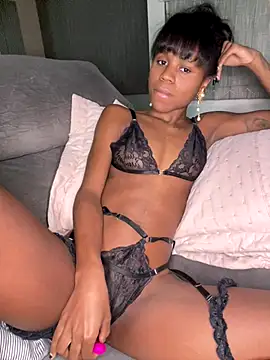 mayalouise online show from 11-19-25, 04:01