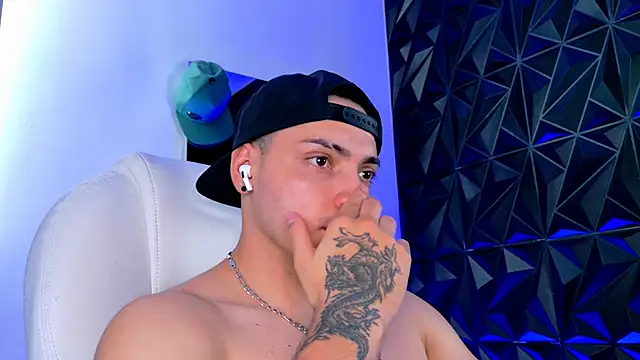 Maxwell Dupont online show from 12-21-25, 07:32