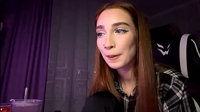 HollyPaw online show from 11-17-25, 06:35