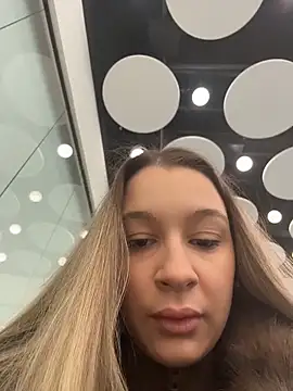 Snapshot of SashaCatt chatting on 11-26-25, 07:42 SashaCatt online show from 11-26-25, 07:42