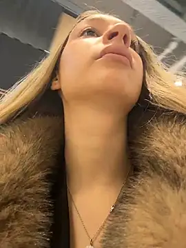 Snapshot of SashaCatt chatting on 11-27-25, 07:32 SashaCatt online show from 11-27-25, 07:32