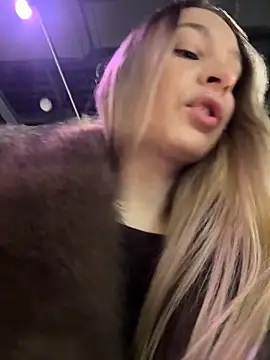 Snapshot of SashaCatt chatting on 11-28-25, 07:33 SashaCatt online show from 11-28-25, 07:33