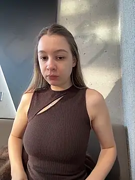 SashaCatt online show from 12-14-25, 09:03