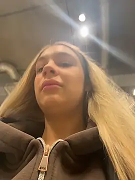 SashaCatt online show from 04-19-26, 08:46