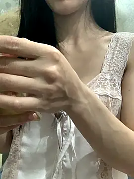 Snapshot of Tiny-122 chatting on 11-28-25, 04:53 Tiny-122 online show from 11-28-25, 04:53