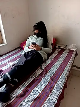 Sunita-collage online show from 11-25-25, 05:51