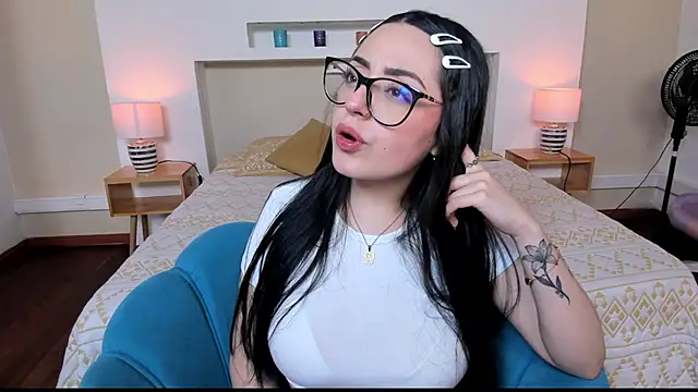 AbbyBraley online show from 11-30-25, 03:38