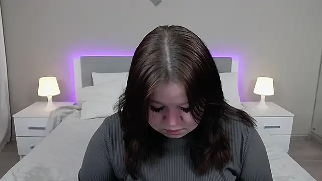 EvaNova  online show from 12-17-25, 04:18