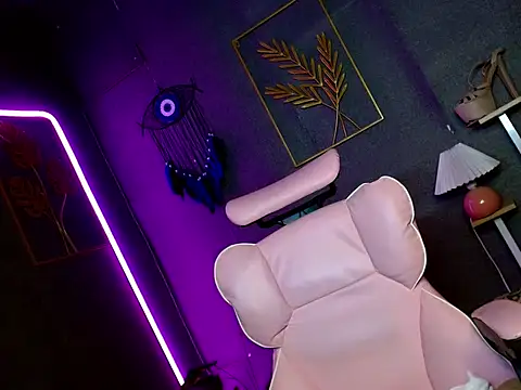 slutty lauraxxx online show from 02-11-26, 09:58